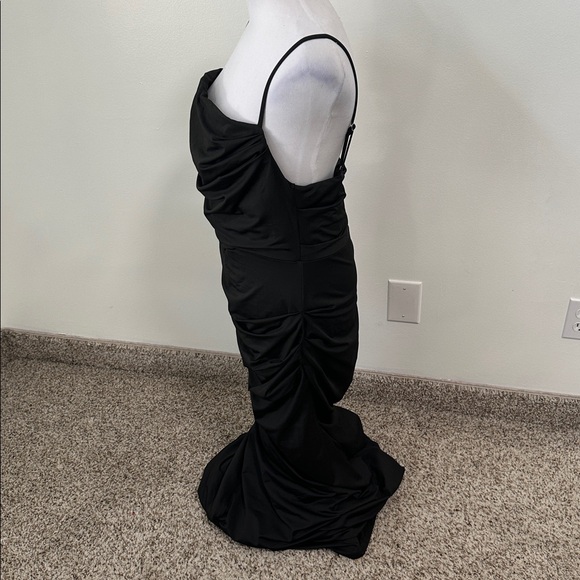 🏆 NWT Parthea Ruched Bodycon Formal Dress - Picture 3 of 5